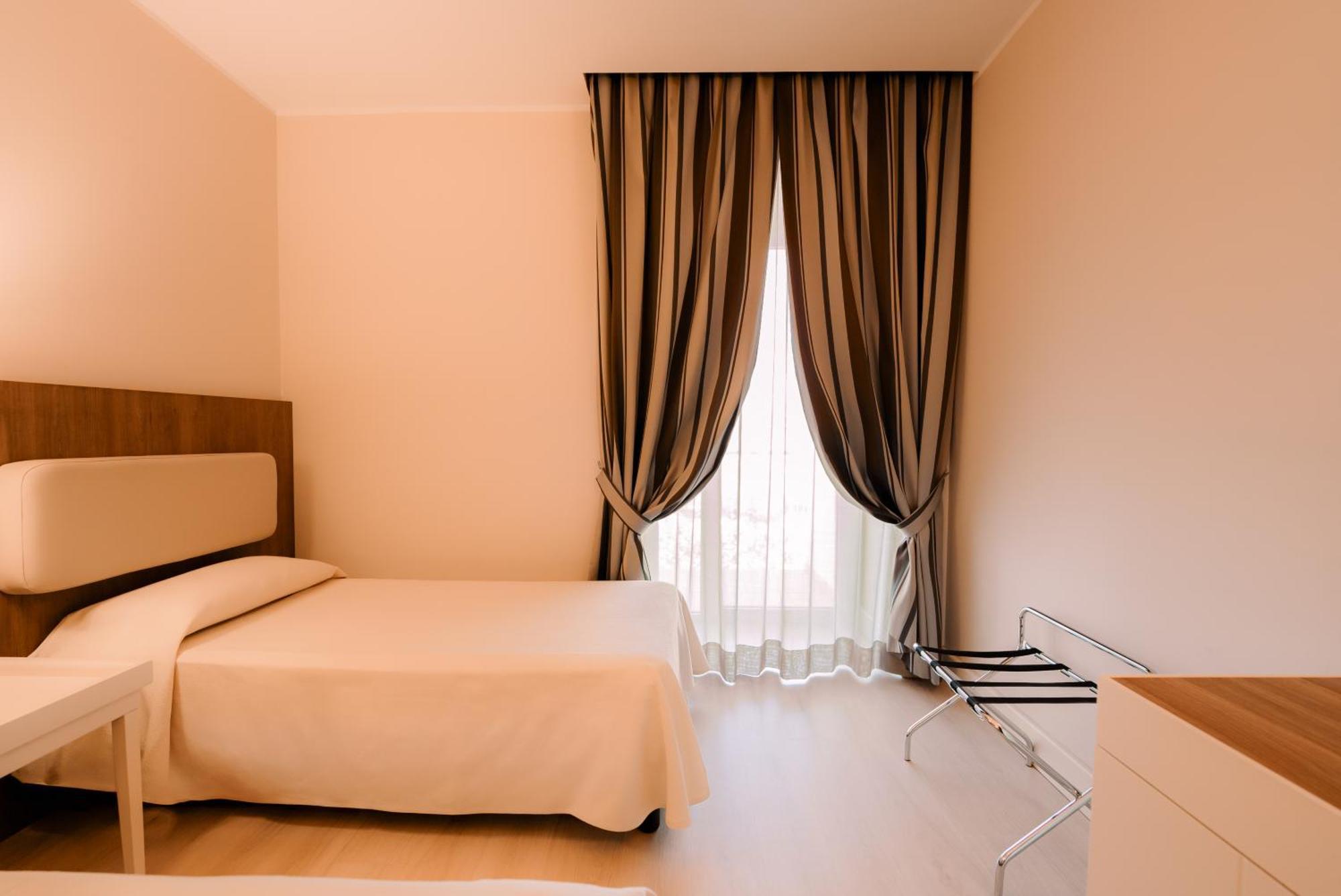 Hotel Mirasole International Gaeta Esterno foto